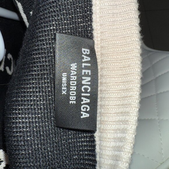 Balenciaga All-Over Logo Knit Sweater – Beige/Black – Size M (Unisex) - Picture 4 of 5